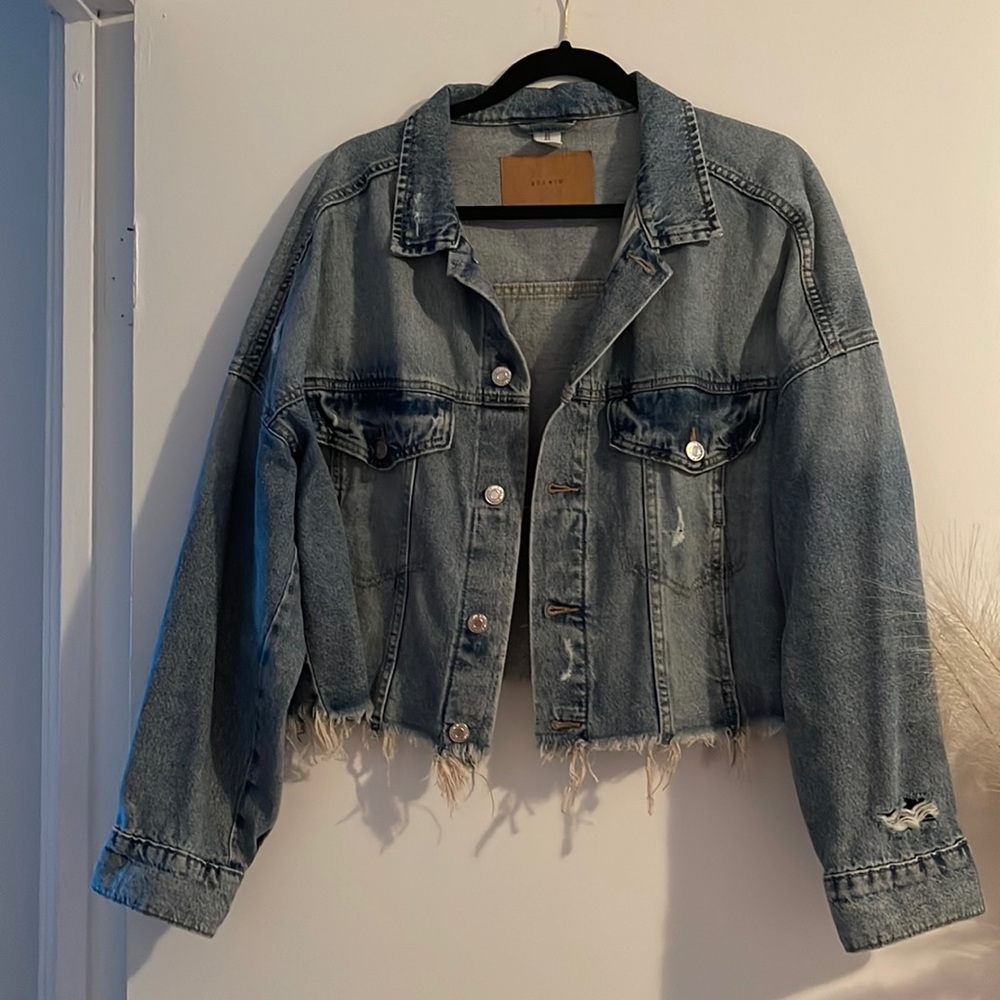 ❌SOLD❌🤍H&M🤍 DISTRESSED RIPPED CROP DENIM JACKET